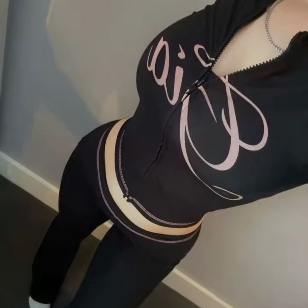 Elegant Black and Pink Women's Leggings Set